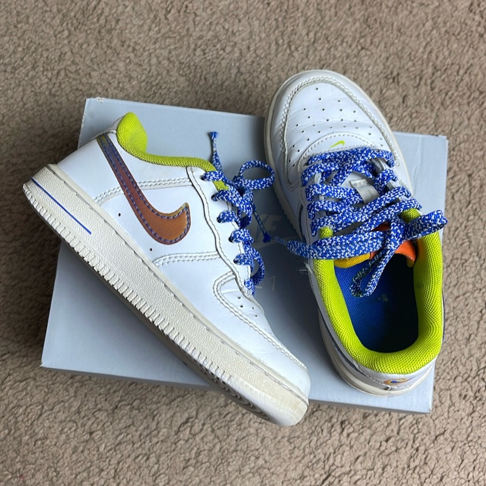 Air Force 1 sneakers